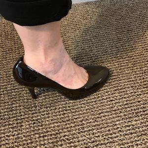 CLOSET CLEAN OUT SALE brown Gianni Bini pumps sz11